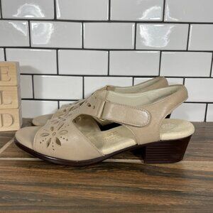 SAS Sunburst Womens Size 7.5 Wide Shoes Beige Cutout Leather Open Toe Sandals